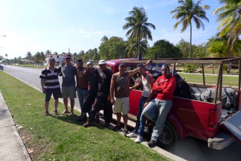 meet the CUBAN AIRFORCE , paraglide community